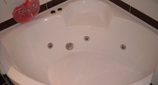 Ремонт акриловых ванн с гидромассажем