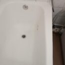 Локальный ремонт повреждения на ванне покрытой стакрилом